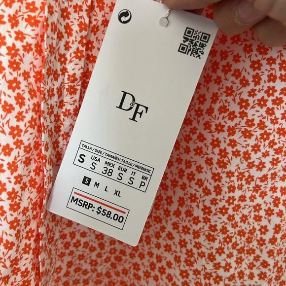 Denim & Flower Floral Button Up Shirt Orange White Short Sleeve Size Small NWT - Picture 3 of 8